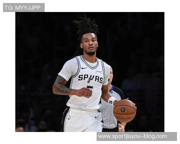 卡斯尔全场表现惊艳9中6砍下19分10助攻零失误罚球完美6中6